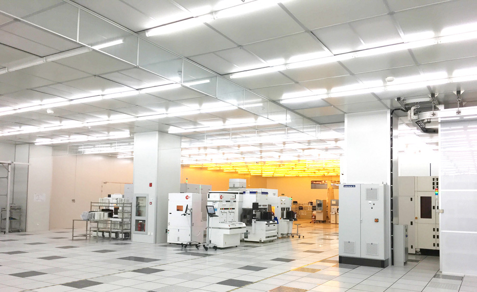 電子無(wú)塵車(chē)間的圖片